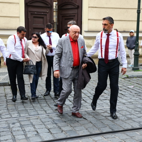 Felix Slováček a Dáda Patrasová přišli dát poslední sbohem Aničce.